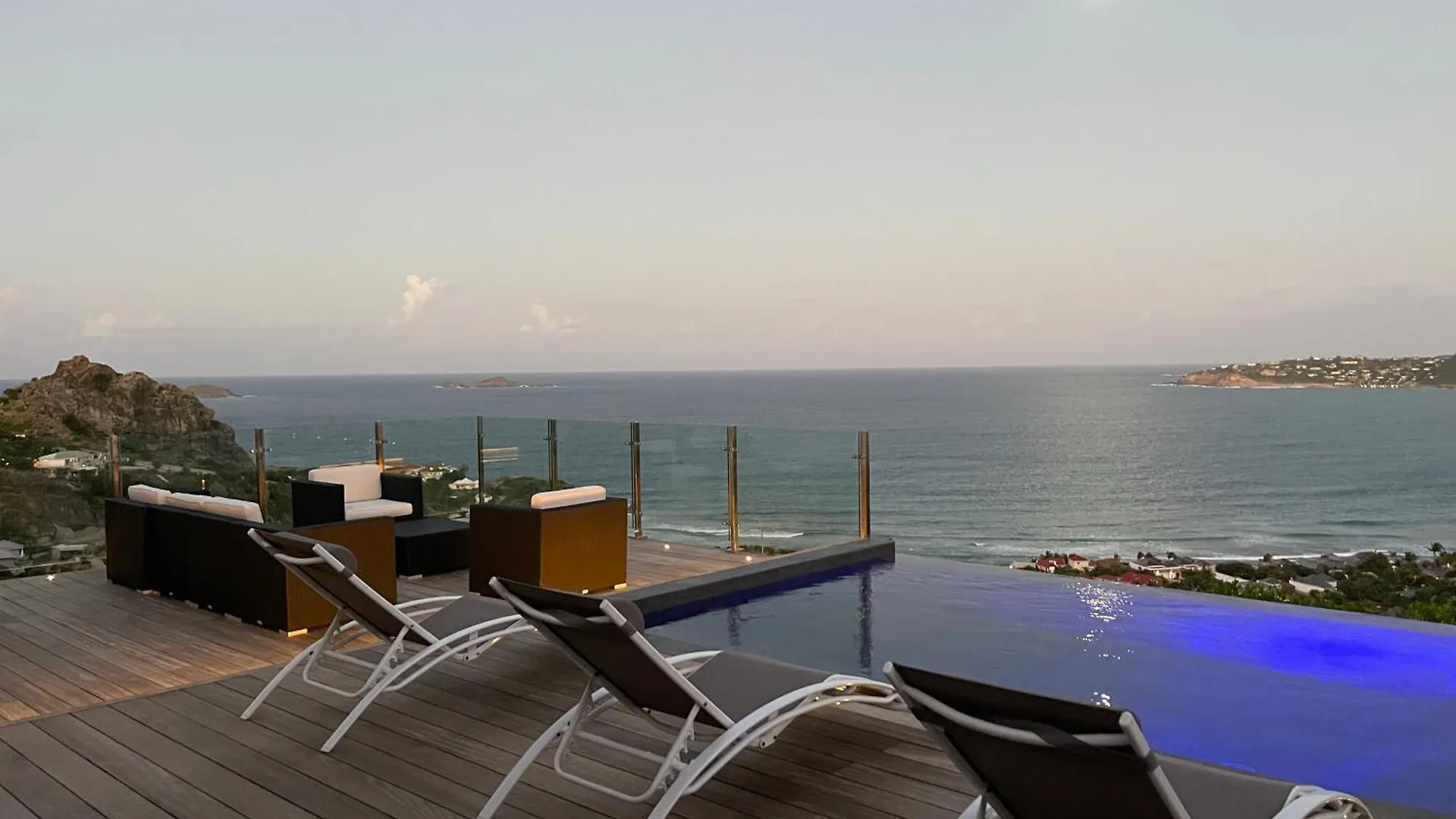 Δωμάτια σε οικογενειακή κατοικία The Red Cloud Villa With Incredible Ocean View !!!! St. Barthelemy